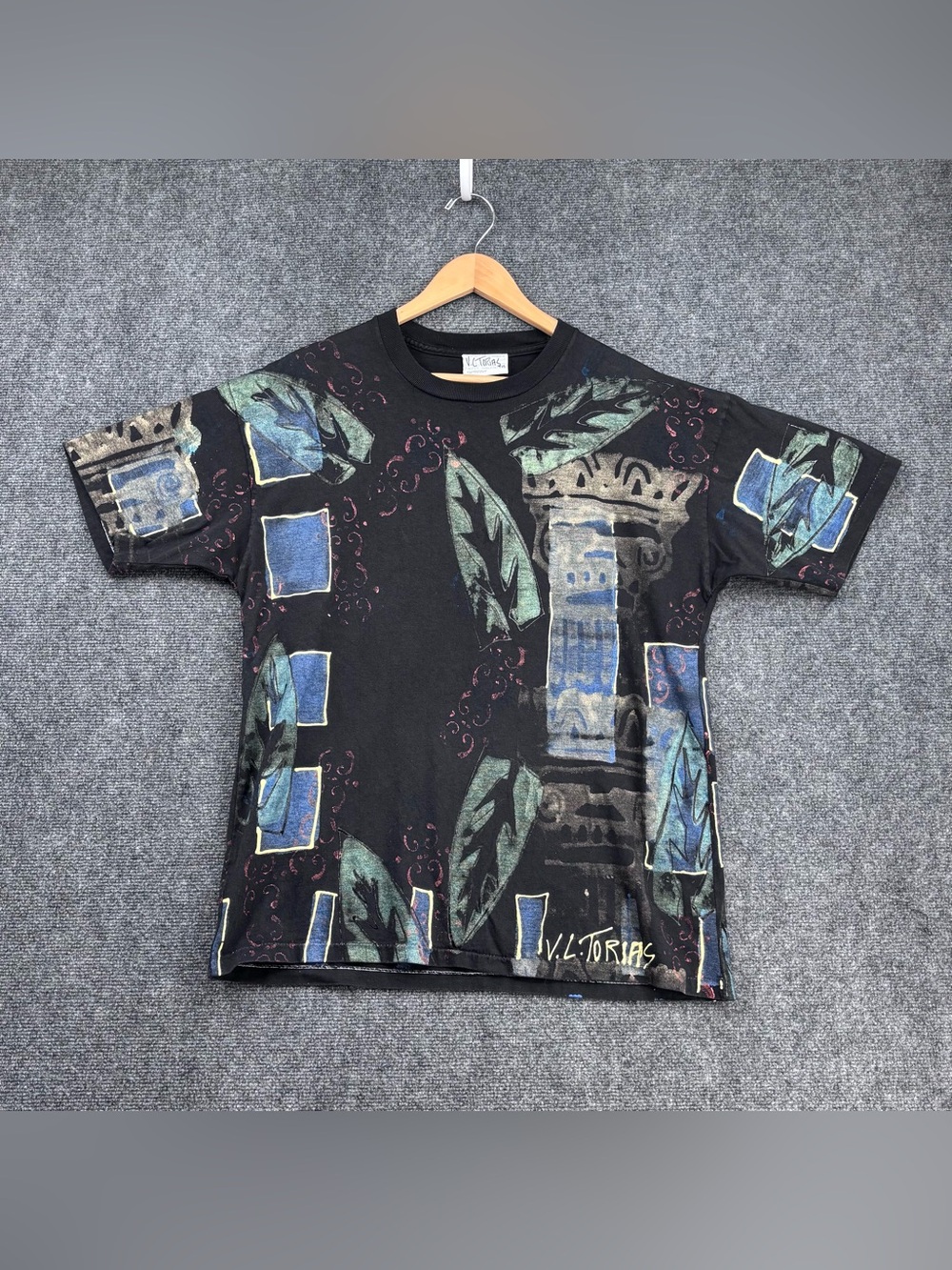 VTG V C Torias Hand Painted Artsy AOP Black Streetwear Art To Wear T Shirt L